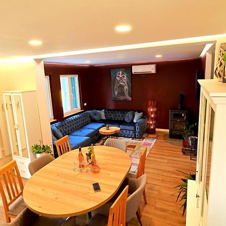 Central Single House With Parking-Top Location! نوفاليا المظهر الخارجي الصورة