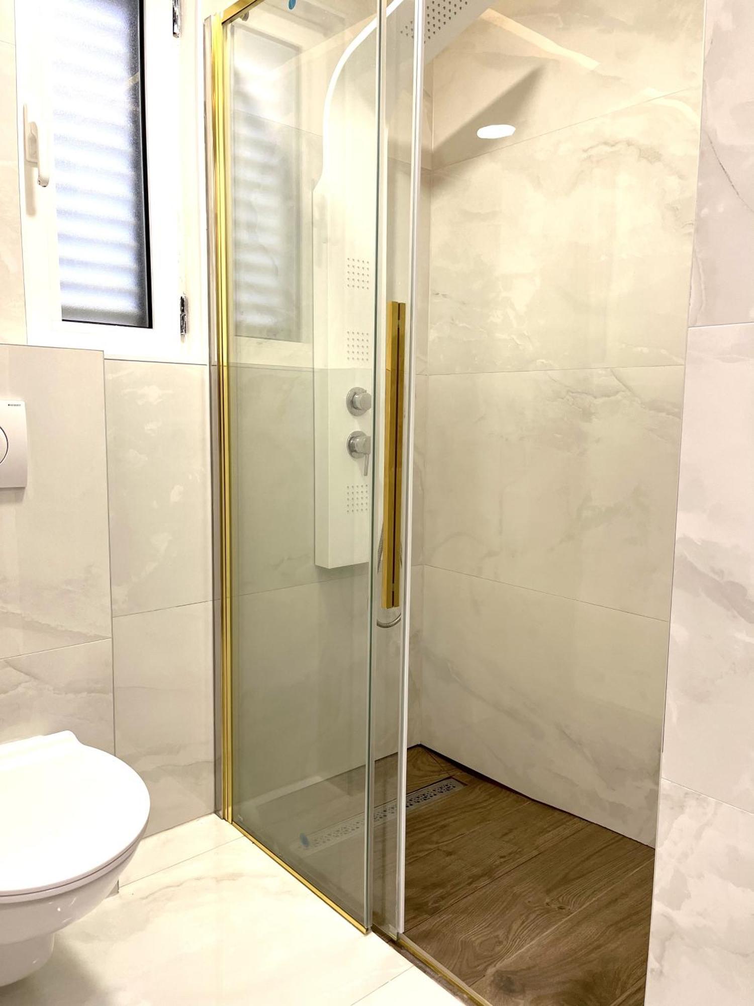 Central Single House With Parking-Top Location! نوفاليا المظهر الخارجي الصورة