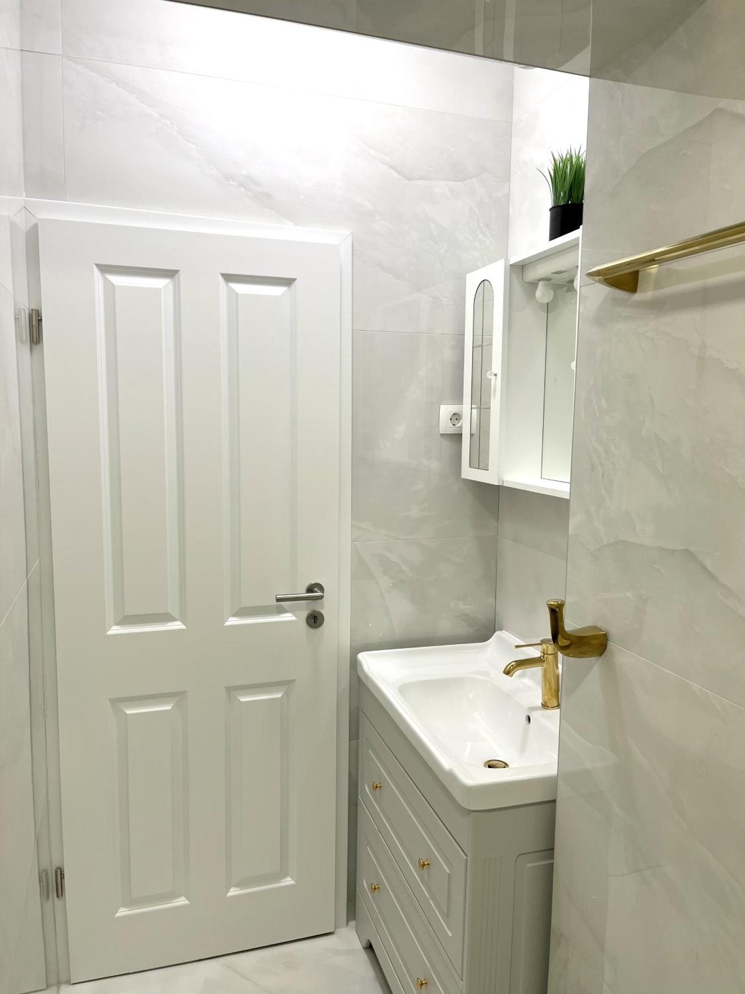 Central Single House With Parking-Top Location! نوفاليا المظهر الخارجي الصورة