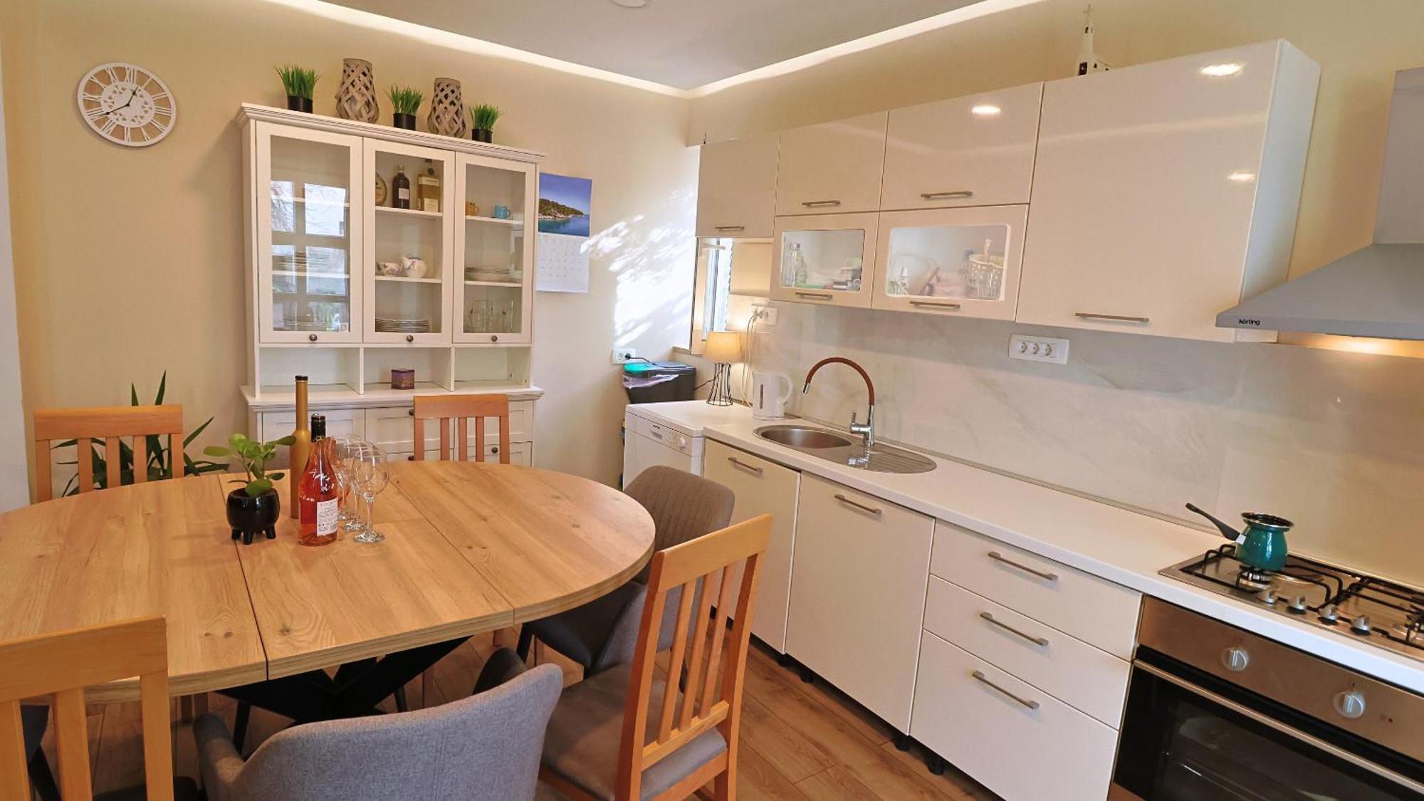 Central Single House With Parking-Top Location! نوفاليا المظهر الخارجي الصورة