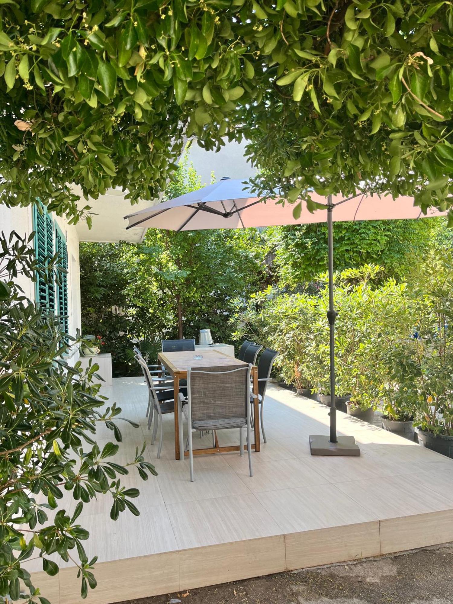 Central Single House With Parking-Top Location! نوفاليا المظهر الخارجي الصورة